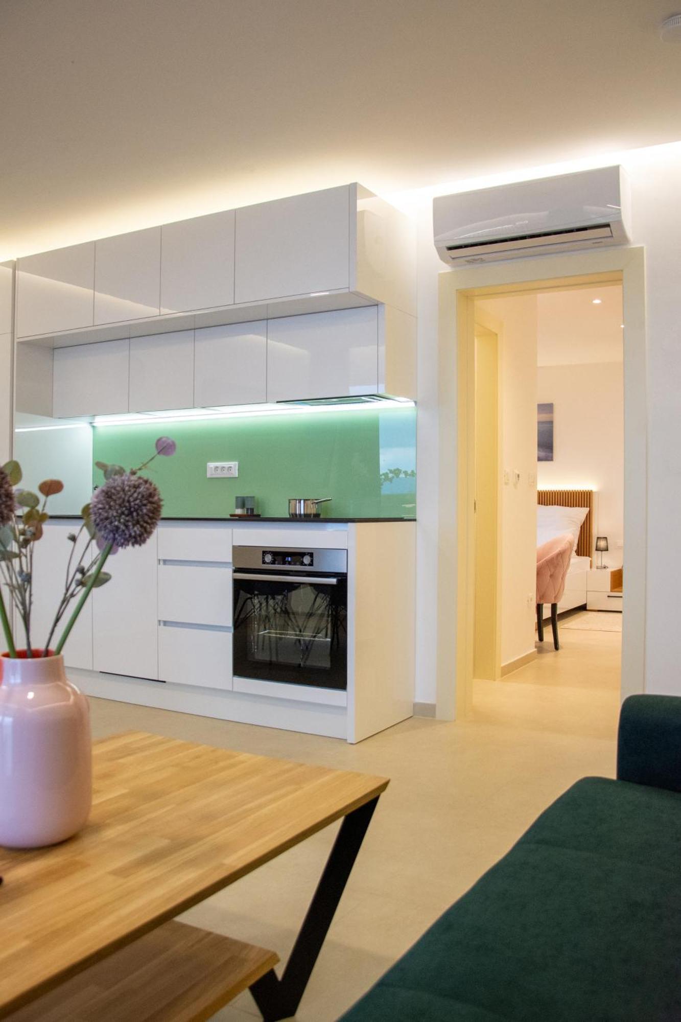 Joell Apartments Lokva Rogoznica Esterno foto